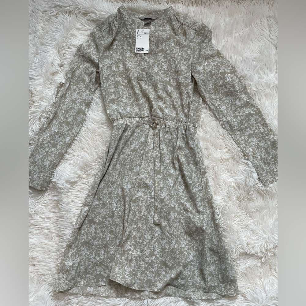 NWT Long sleeved floral dress